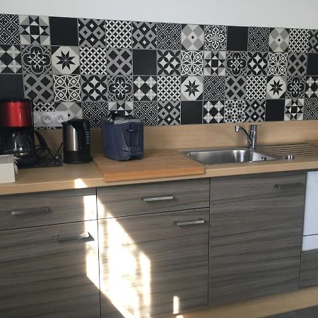Appartement T2 Independant Dans Maison Pugny-Chatenod Exterior photo