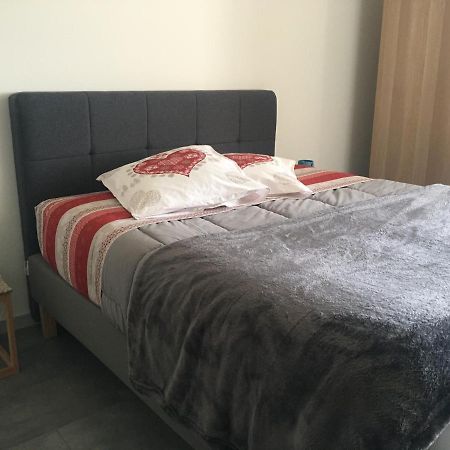Appartement T2 Independant Dans Maison Pugny-Chatenod Exterior photo