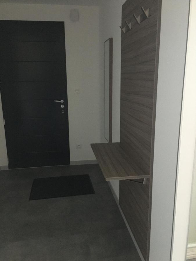 Appartement T2 Independant Dans Maison Pugny-Chatenod Exterior photo