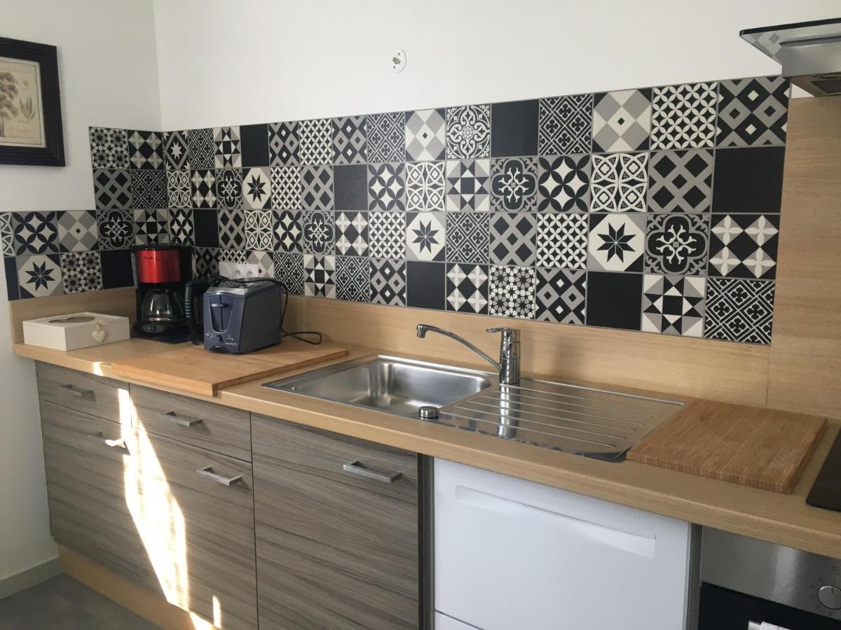 Appartement T2 Independant Dans Maison Pugny-Chatenod Exterior photo